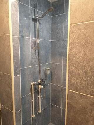 Загородные дома Domaćinstvo Krstajić Жабляк Двухместный номер с 2 отдельными кроватями, вид на сад-9